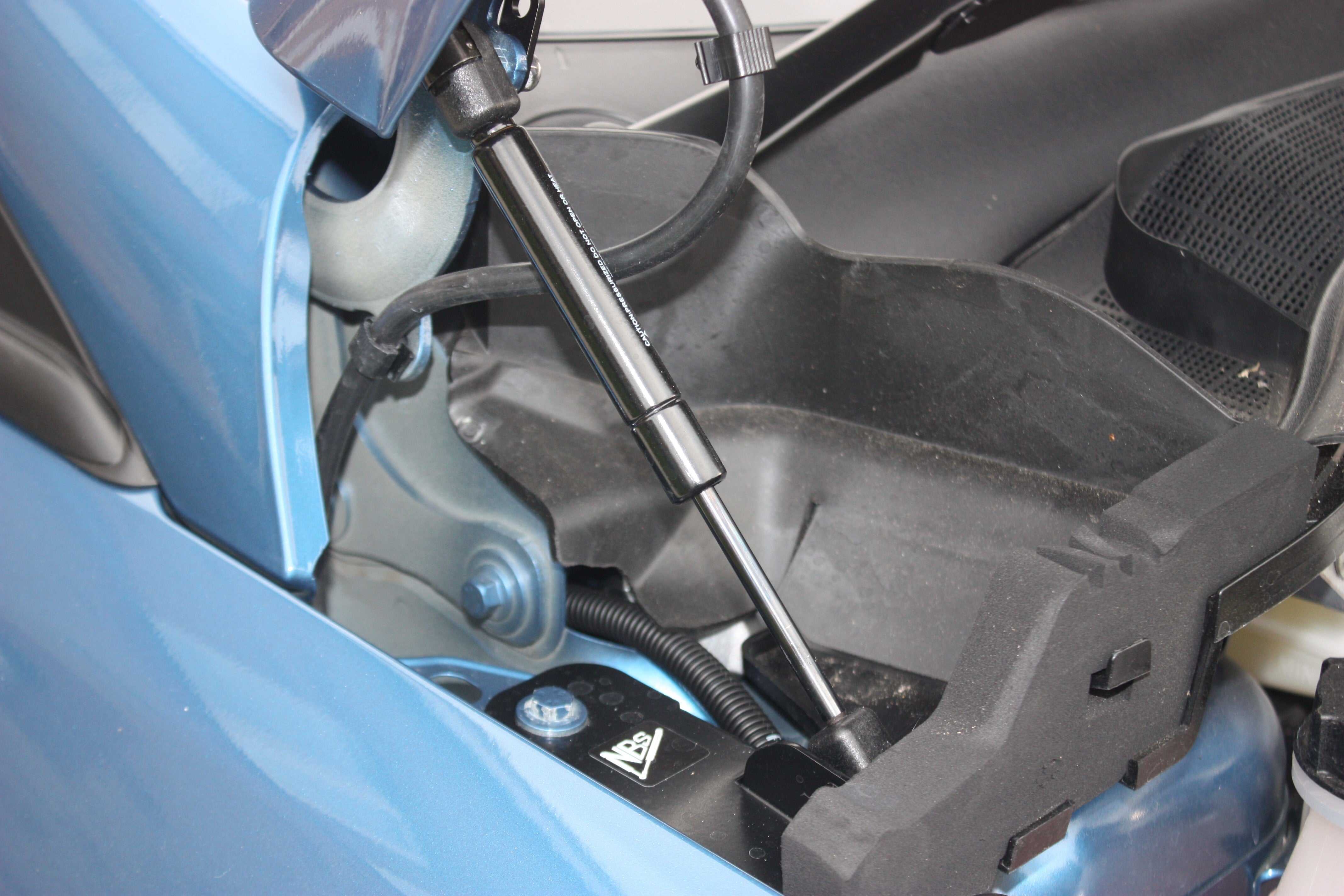 NB Styling, Fiesta MK8 Bonnet Strut Kit (NB Styling)