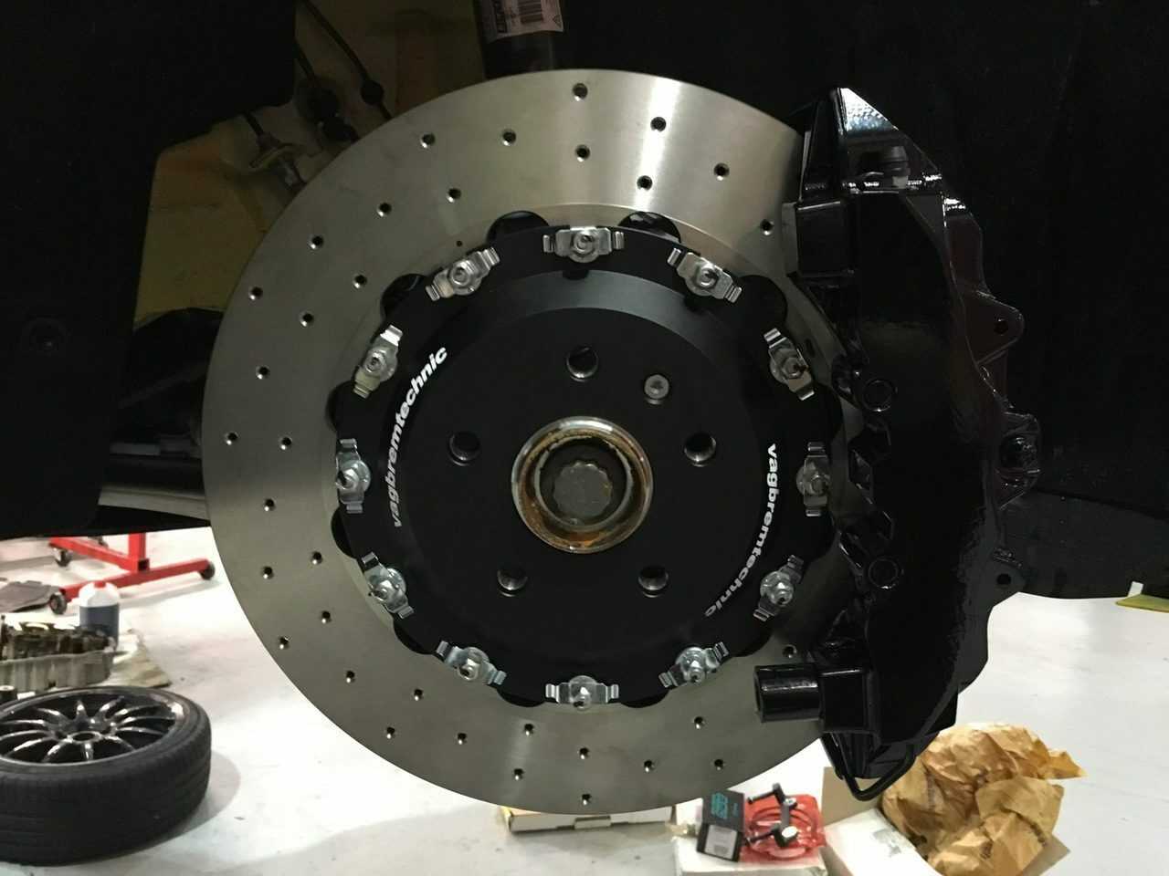 Vagbremtechnic, Front Brake Kit 8 Piston Brembo Calipers with 362x32mm 2-Piece Discs (BK0001) (Audi S3 8P)